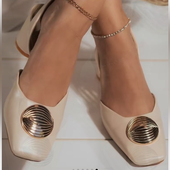 Nude square toed pendant heel - Picture 4 of 4